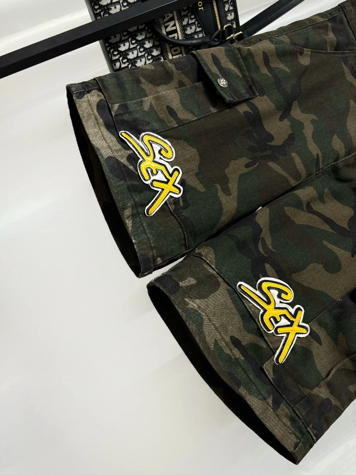 Chrome Hearts Chrome Hearts ， ， 、 ， 。 Series， ， ， 。 ， ， ，Wear-Resistant ， 。 ， ， ， ， 。 ， ， White ， Size S-XL